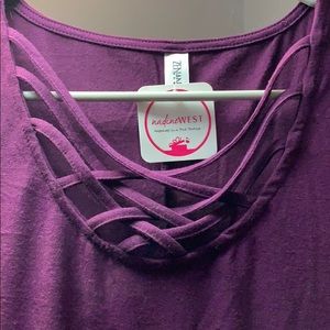 Short sleeved plum color short sleeve top